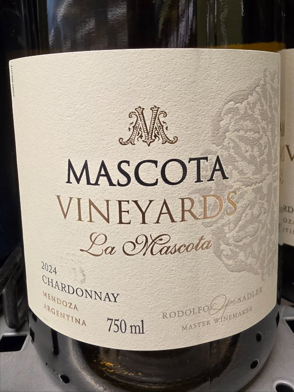 Label profile photo for La Mascota Chardonnay